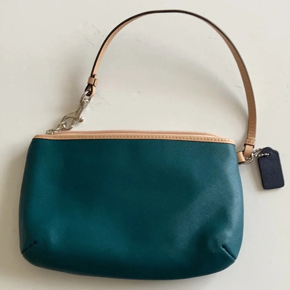 Coach wristlet teal with signature logo graphics NWOT - Picture 6 of 8